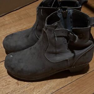 Used condition No. 6 store NYC Gray Ankle Boots with black heel Sz 7